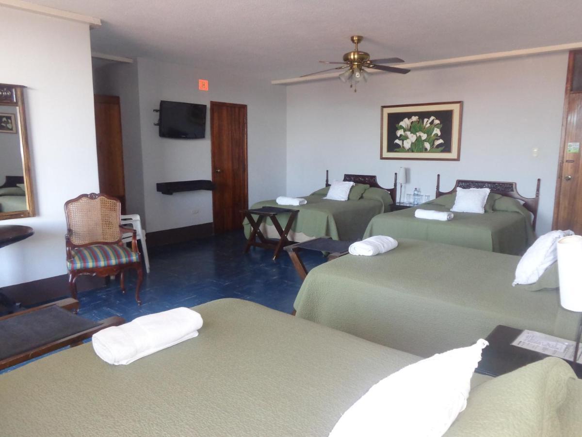 Hotel Dona Carmen Retalhuleu Exterior photo
